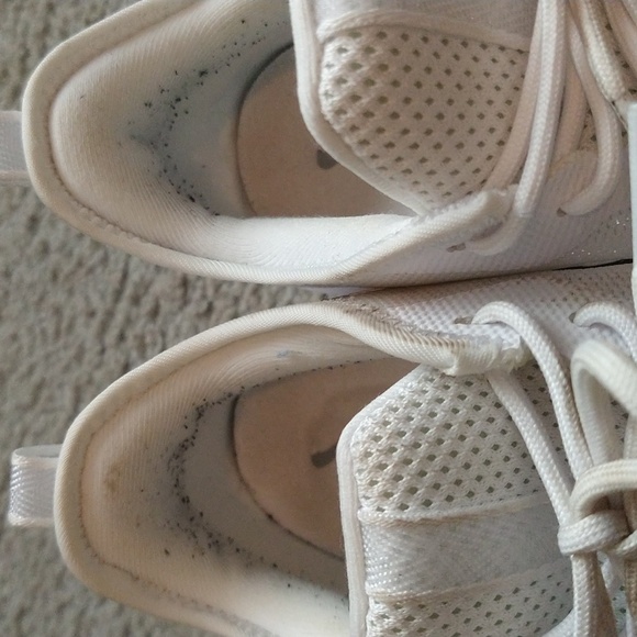 Nike Air Max Women's Sneakers - Picture 6 of 16